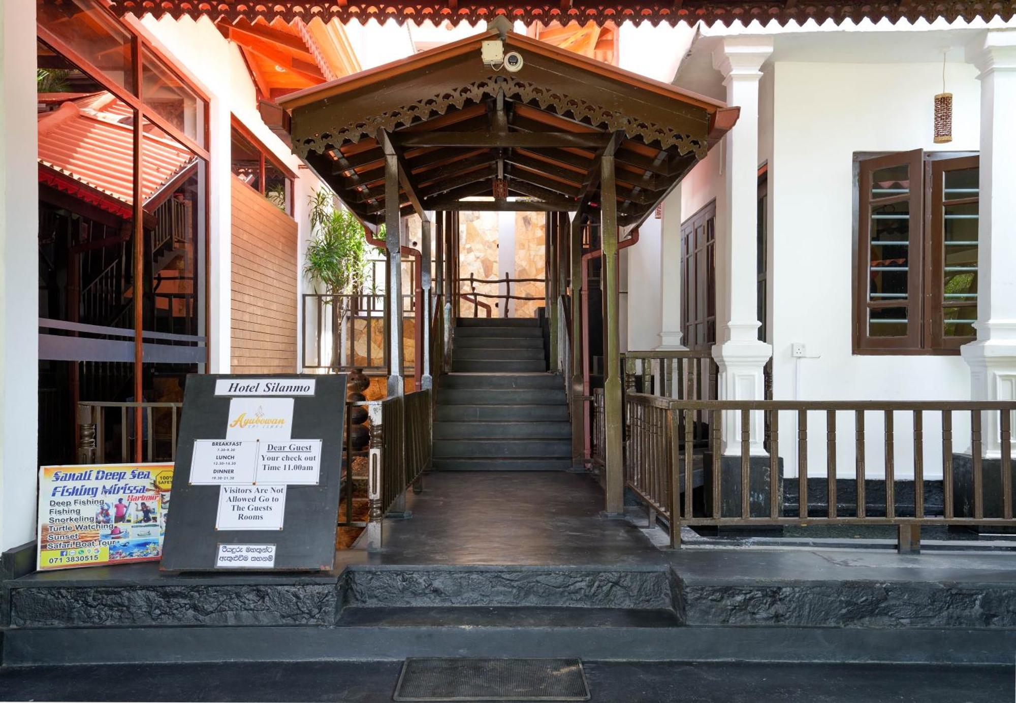 Hotel Silan Mo Mirissa Exterior foto